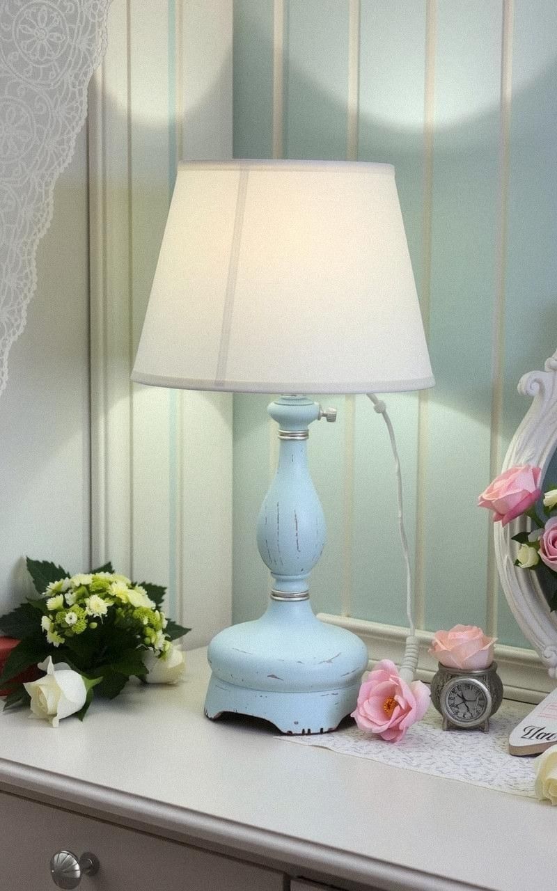 Chippy Paint Lamps for Shabby Chic Vintage Style