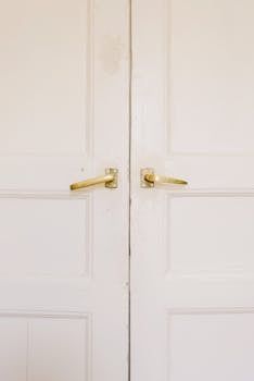 Understanding the Significance of the White Blinking Light