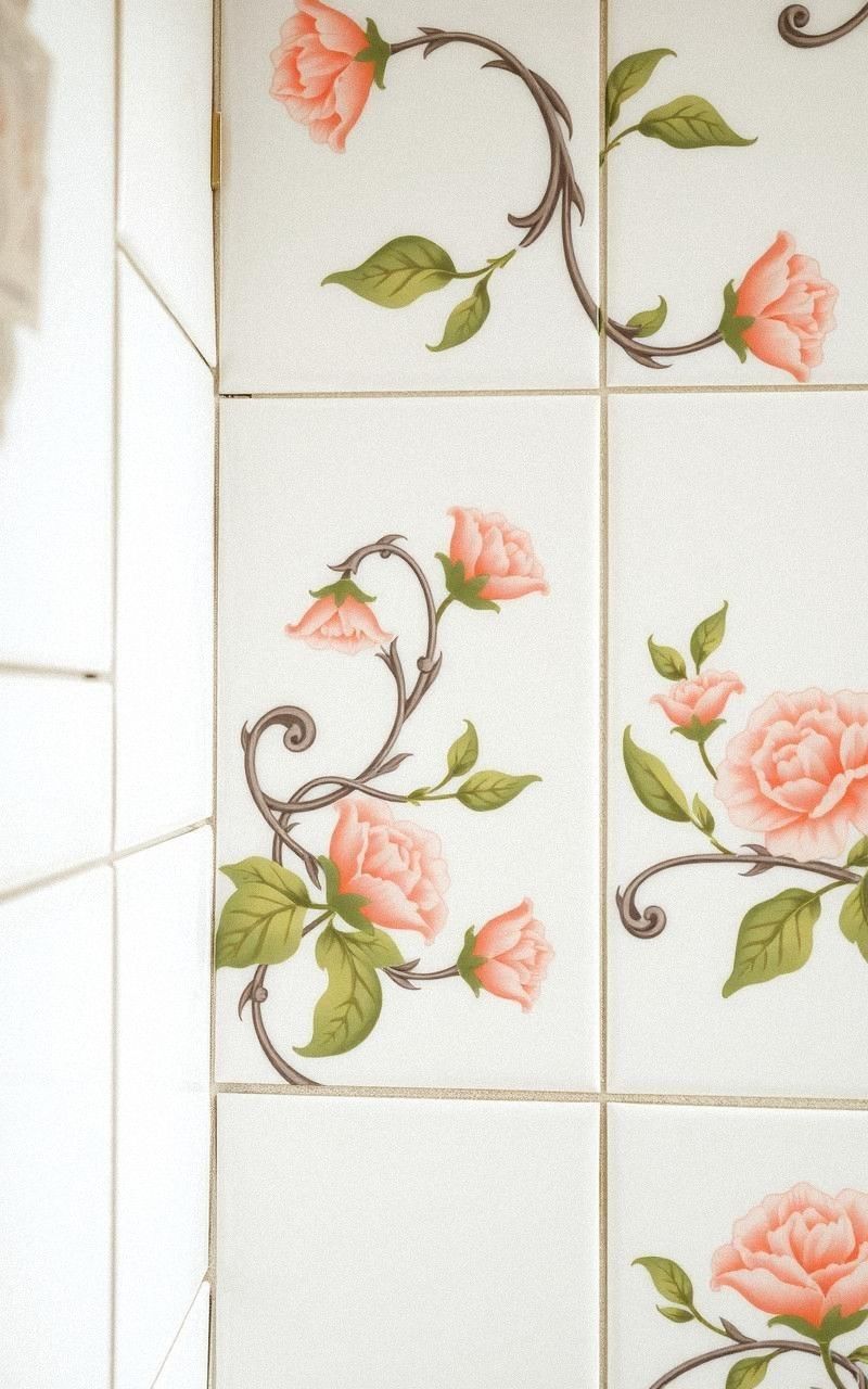 Stylish Ceramic Tiles With Floral Patterns
