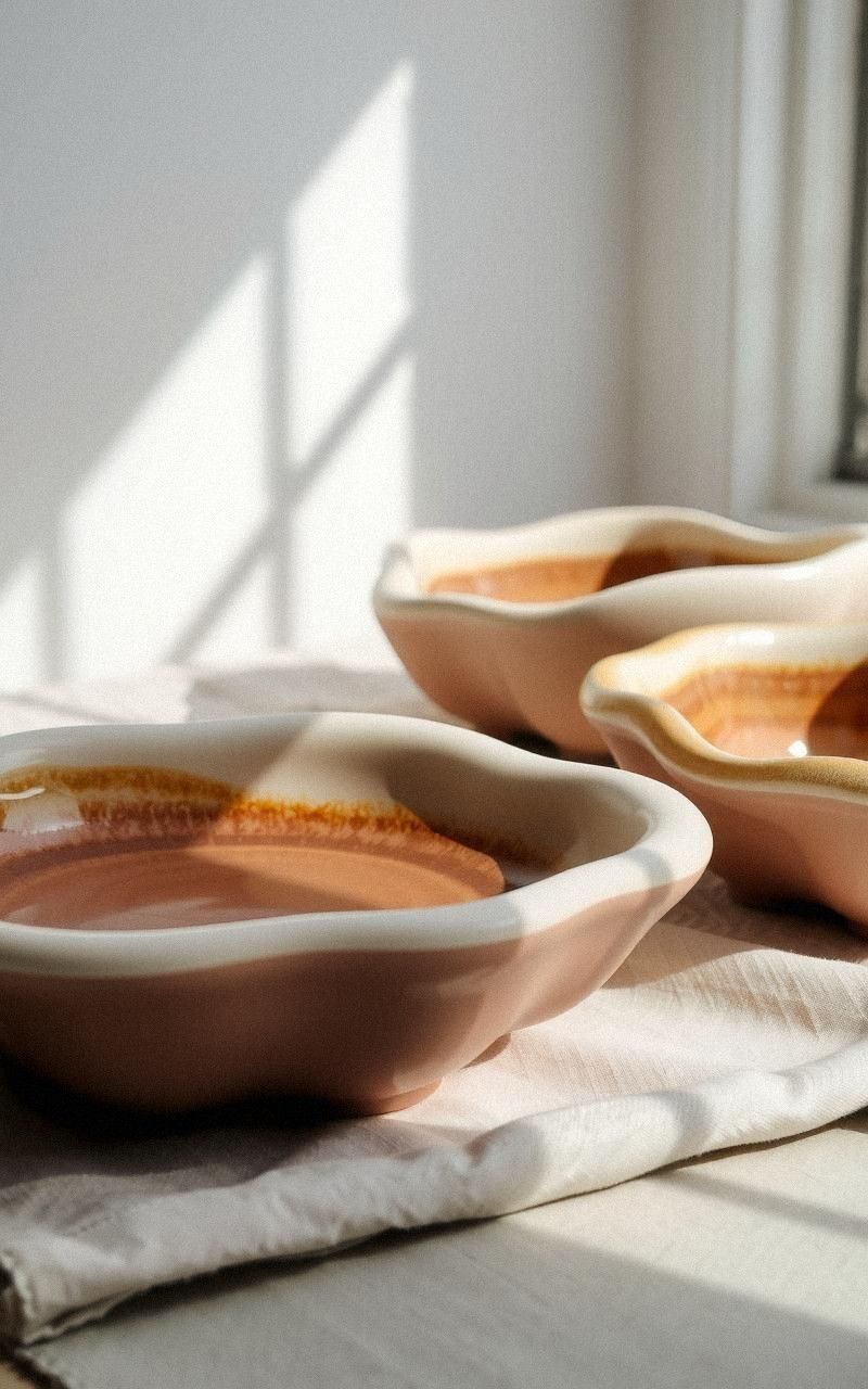 Organic Shaped Ceramic Bowls For Natural Appeal